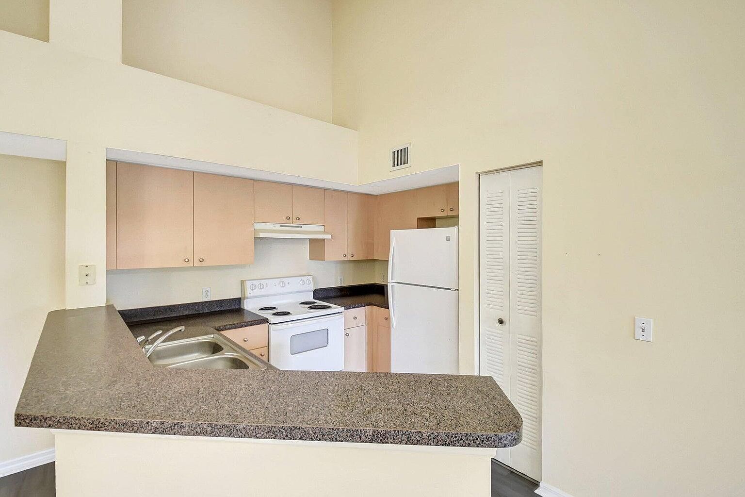 4101 San Marino Blvd APT 303 West Palm Beach, FL 33409 | Condominium