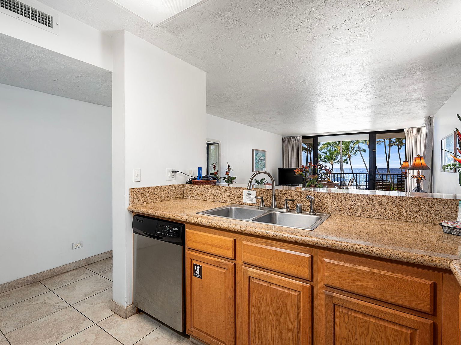 75-6106 Alii Dr #114 Kailua Kona, HI 96740 | Condominium