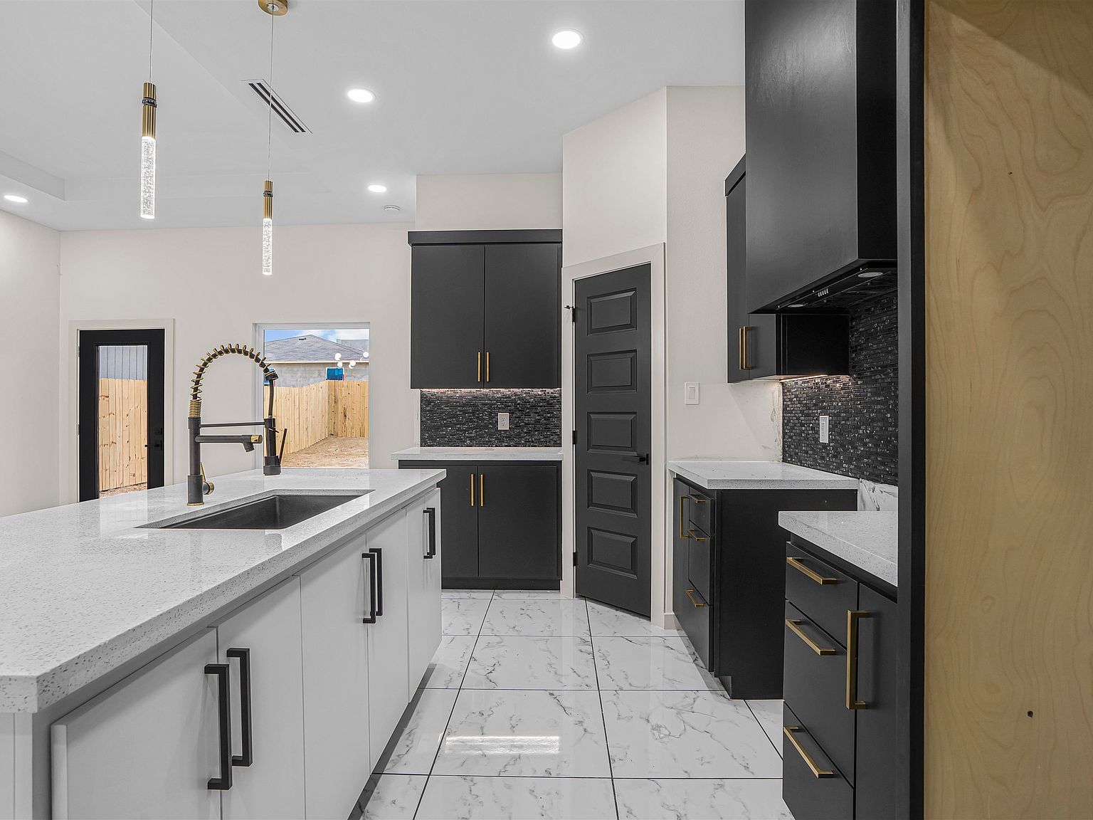 2914 Coventry Dr Laredo, TX 78046 | Single Family