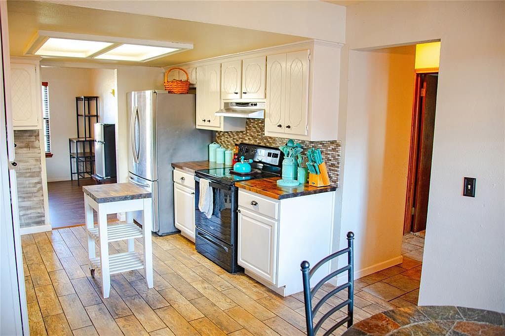 2105 Bonnycastle Ln Yukon, OK 73099  | Single Family