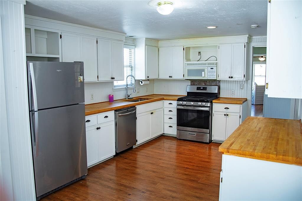 1124 W Missouri Ave Chickasha, OK 73018  | Single Family