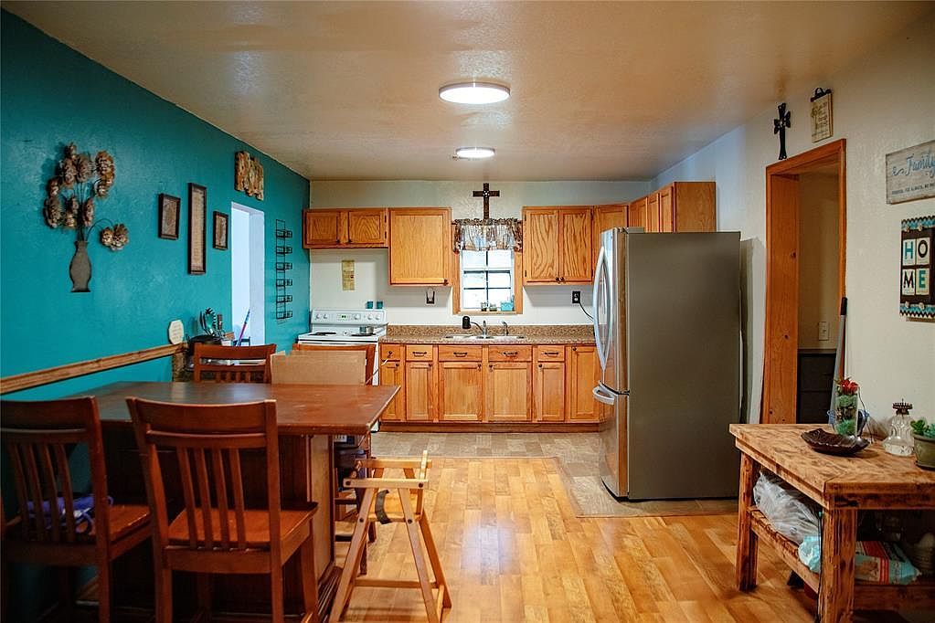 107 E Johnny Bench Binger, OK 73009  | Single Family