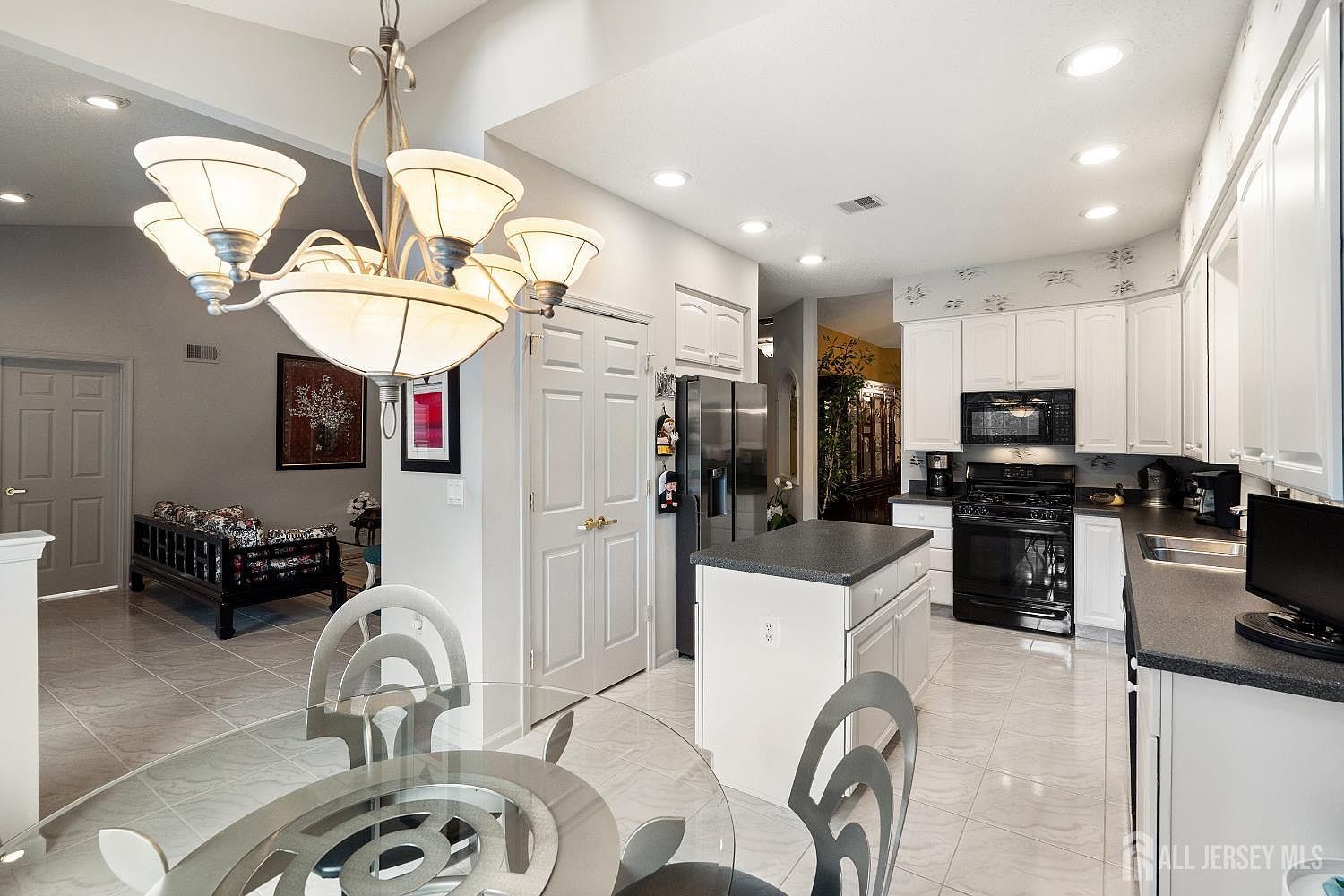 22 Chandler Ct Monroe Township, NJ 08831  | Single Family