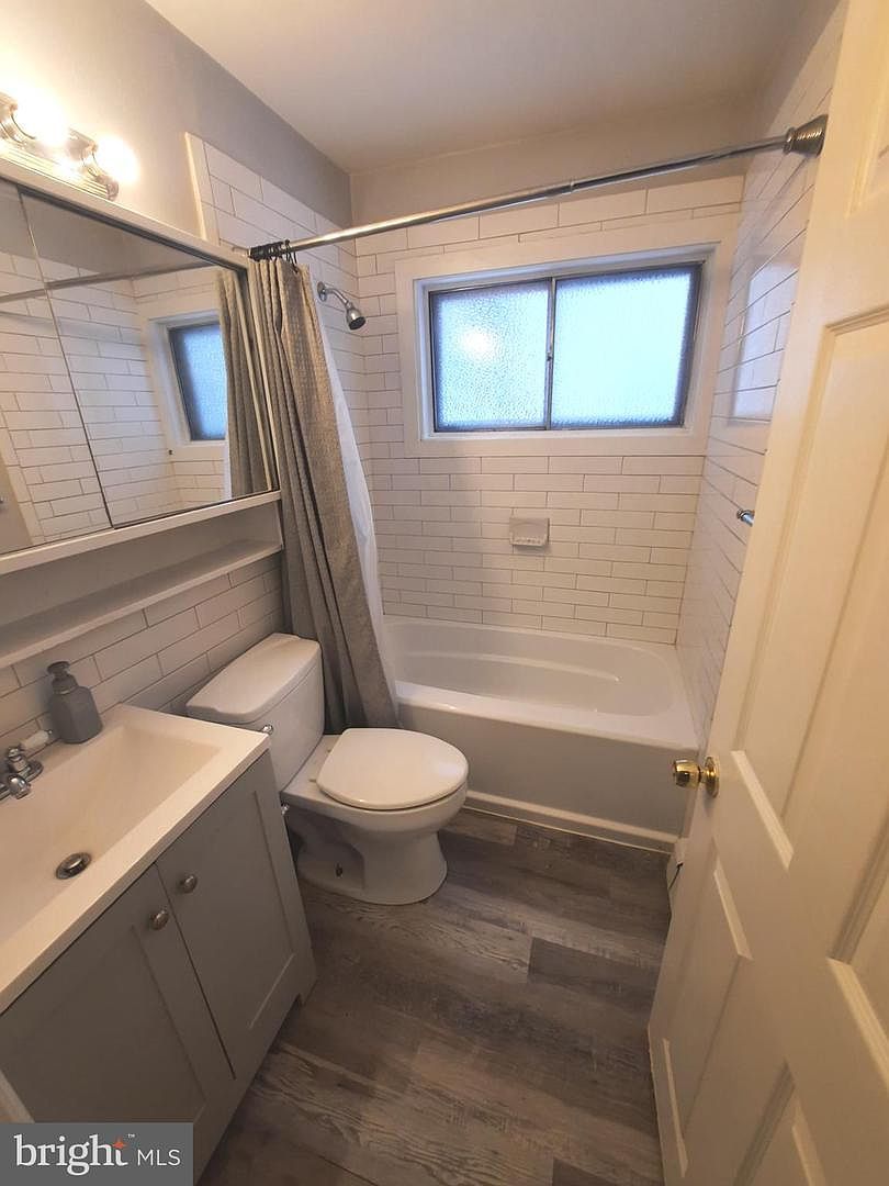 35 Viking Ln Levittown, PA 19054 | Single Family