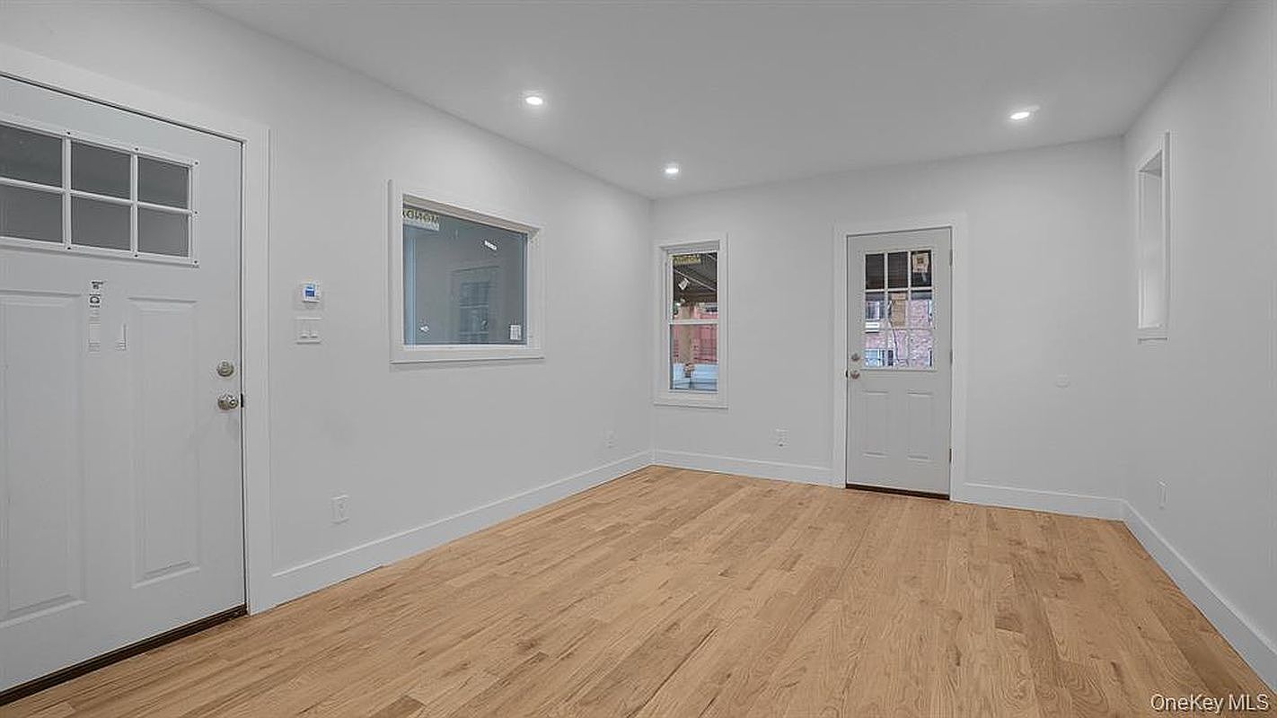 679 E 221st St #4 Bronx, NY 10467 | Single Family