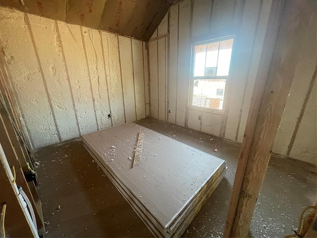 12024 W Rockbed Ln Yukon, OK 73099  | Single Family