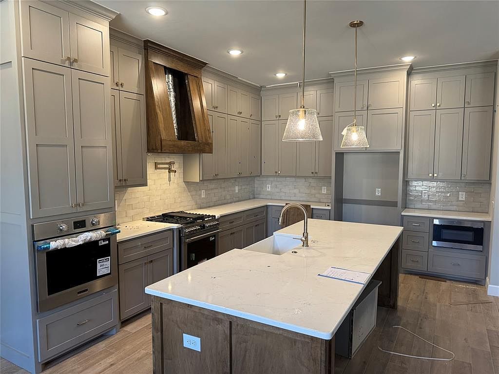 912 Acclivis Cir Newcastle, OK 73065  | Single Family