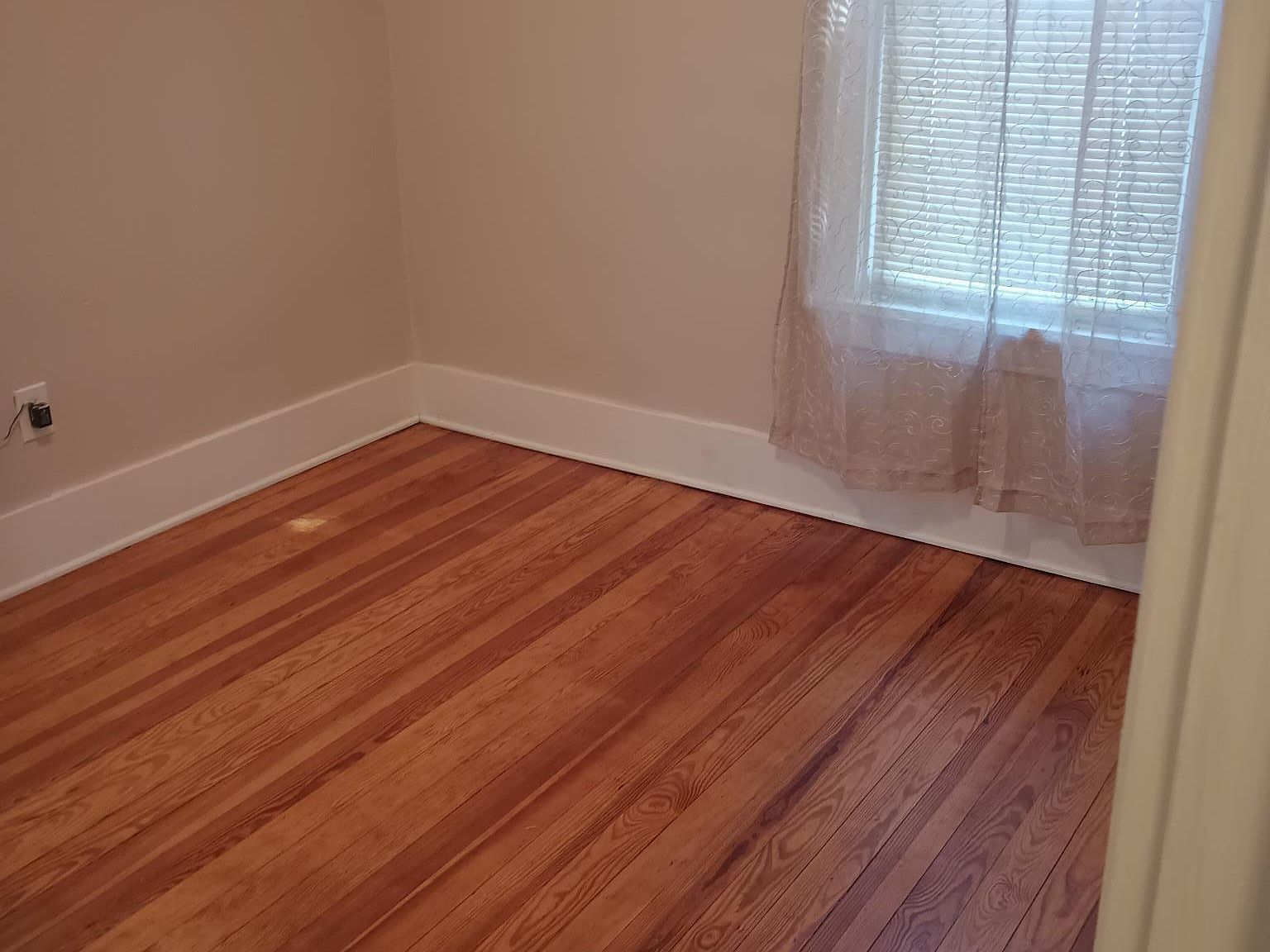 418 S East Ave Lyons, KS 67554  | Single Family