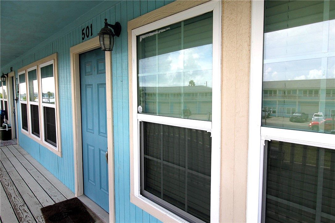 1809 Hillcrest Dr Rockport, TX 78382 | Condominium