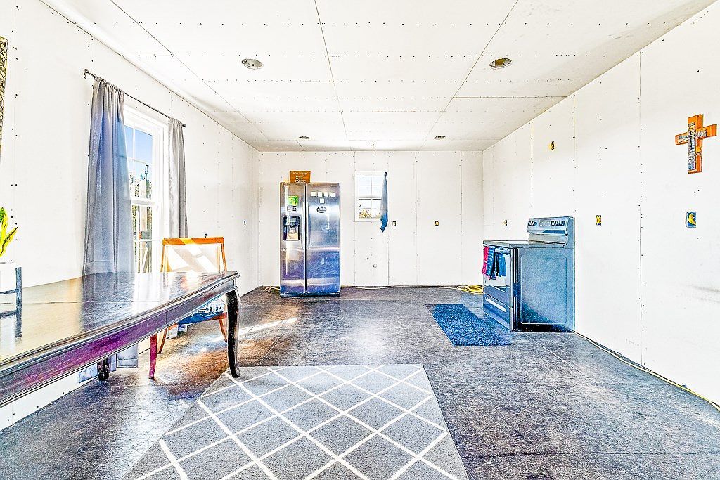 1430 16th St Rockport, TX 78382 | Single Family