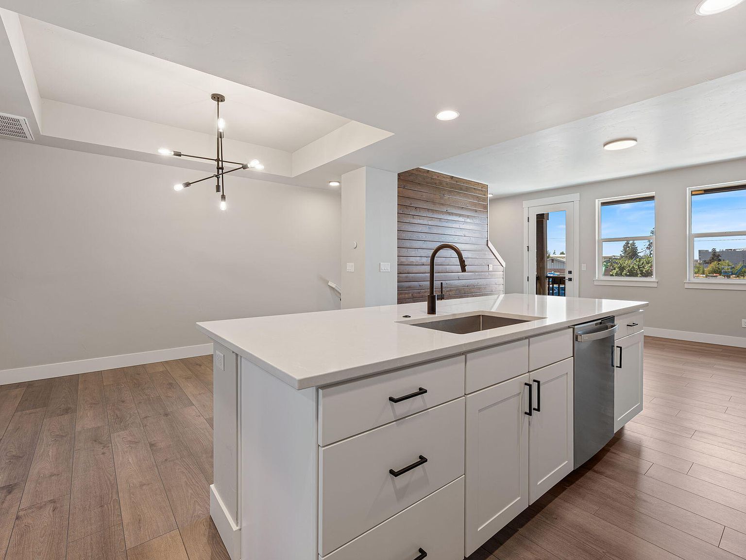 20528 NE Empire Ave Bend, OR 97701 | New build