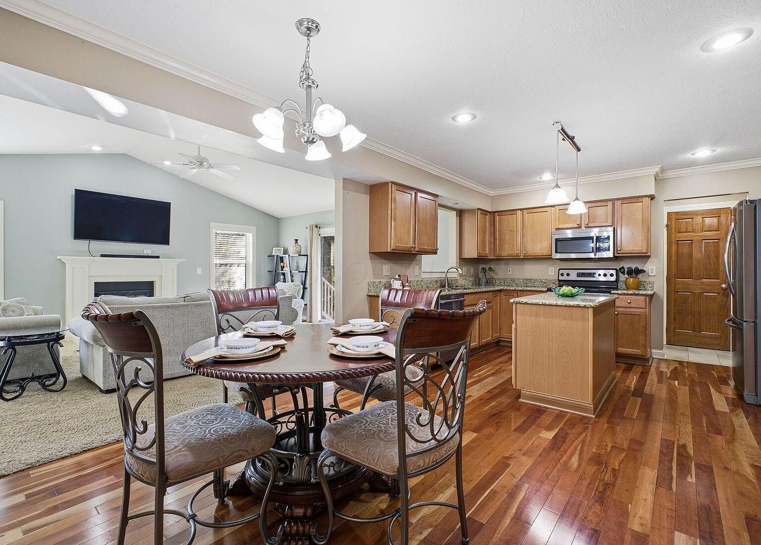 2216 Reeves Ave Lewis Center, OH 43035 | Single Family