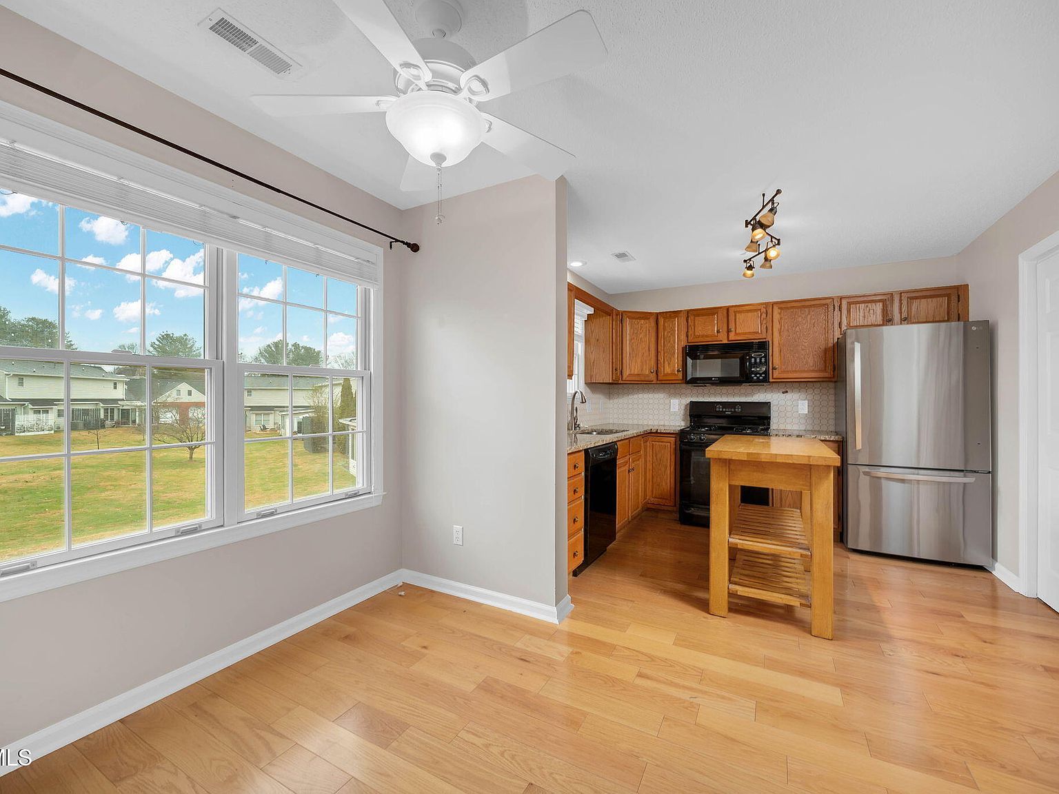 1725 W Lakeview Dr UNIT 70 Johnson City, TN 37601  | Condominium