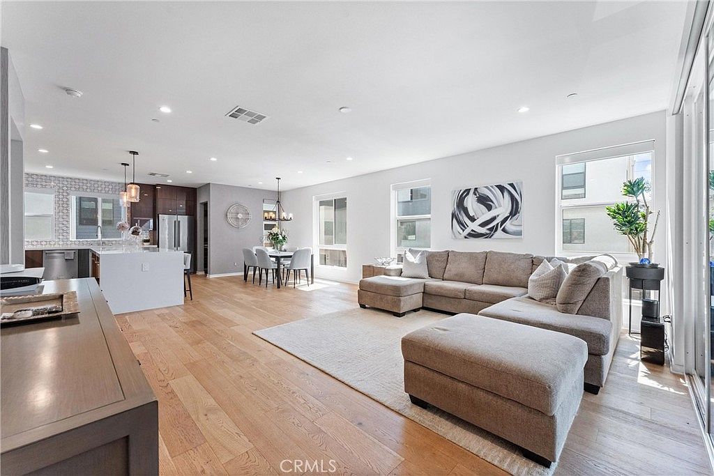 628 Cardiff Reef Costa Mesa, CA 92627  | Condominium