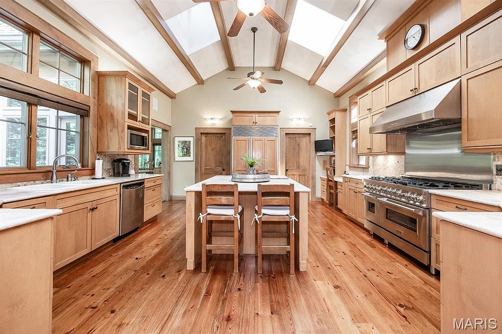 21 Raven Oak Dr Shiloh, IL 62221  | Single Family