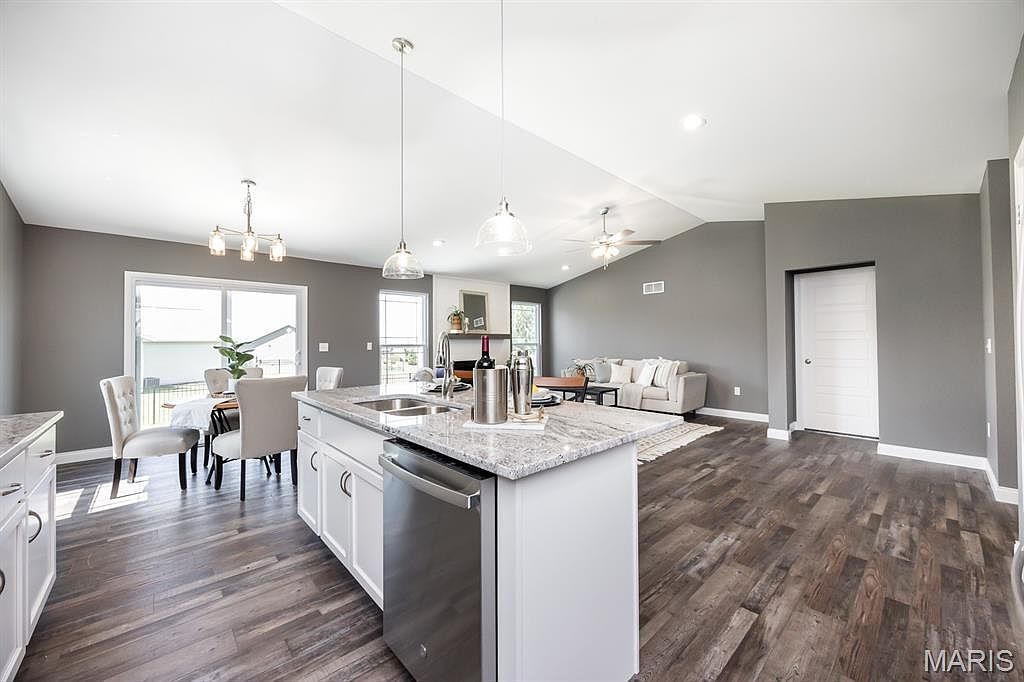 1412 Fairwood Dr Belleville, IL 62220  | Single Family