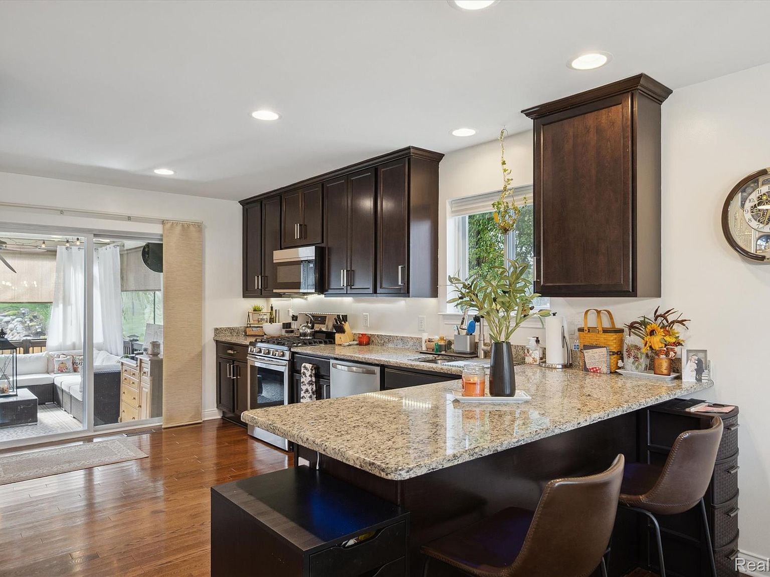 7799 Rampart Trl Waterford, MI 48327 | Single Family