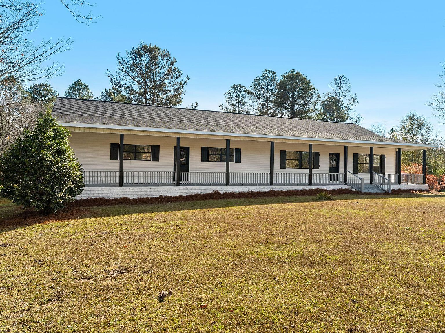 21 Sunset Hills Rd Laurel, MS 39443  | Single Family