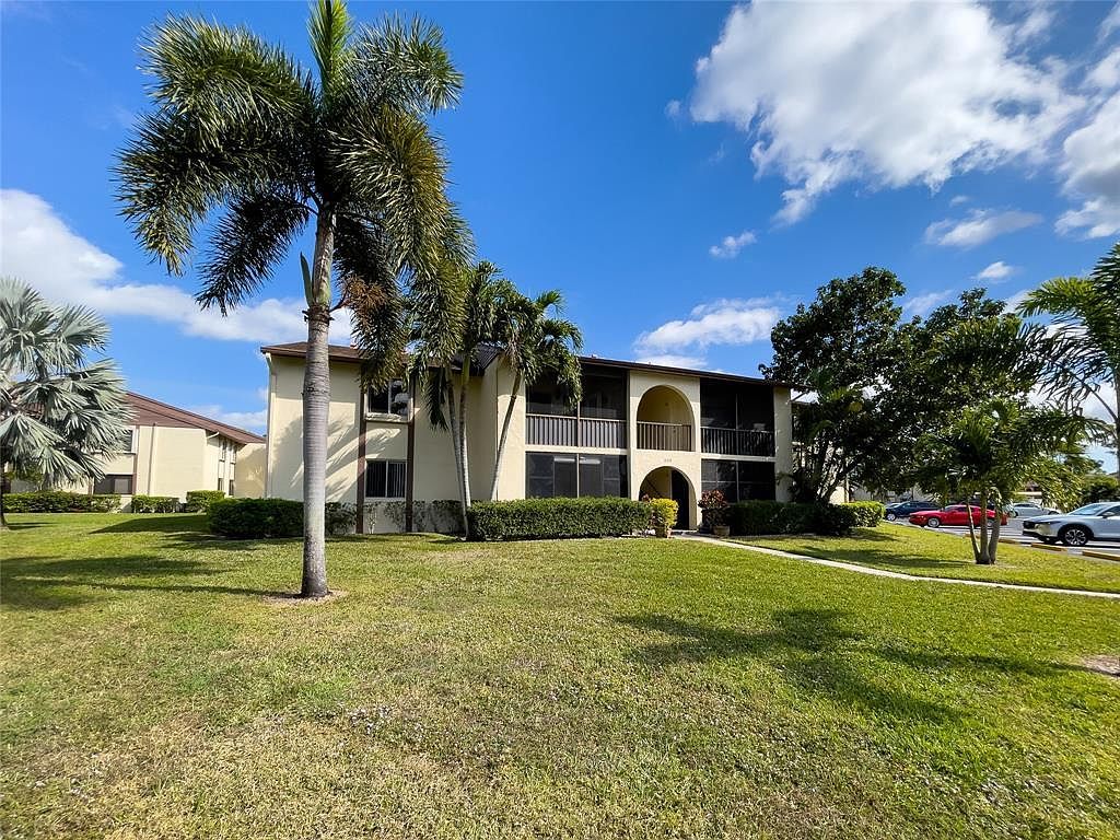 330 Knotty Pine Cir APT A-1 Greenacres, FL 33463 | Condominium