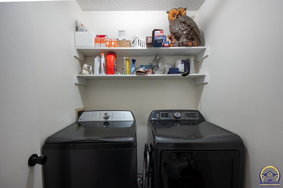 6239 SW 38th Pl Topeka, KS 66610  | Single Family