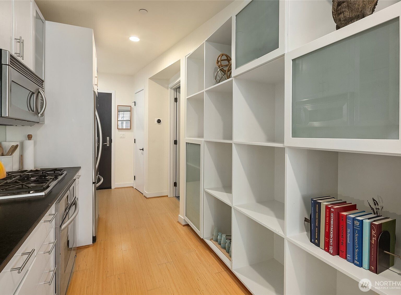 2033 2nd Ave APT 1106 Seattle, WA 98121  | Condominium