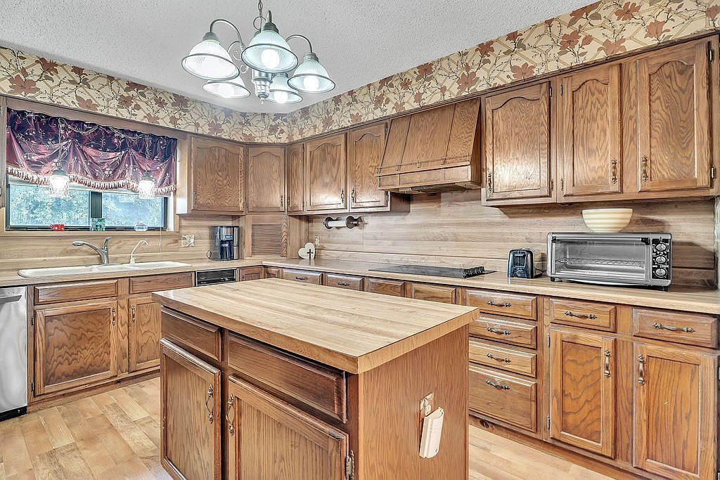 105 Basswood Cir Coahoma, TX 79511  | Single Family