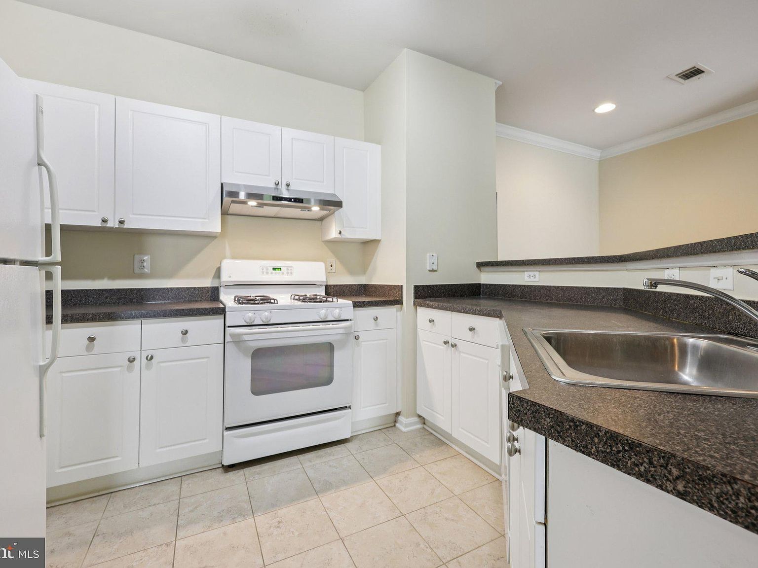 11355 Aristotle Dr #8-313 Fairfax, VA 22030  | Condominium