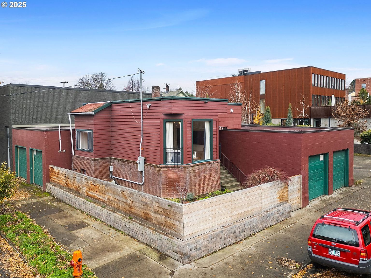 1305 SE Belmont St Portland, OR 97214  | Single Family