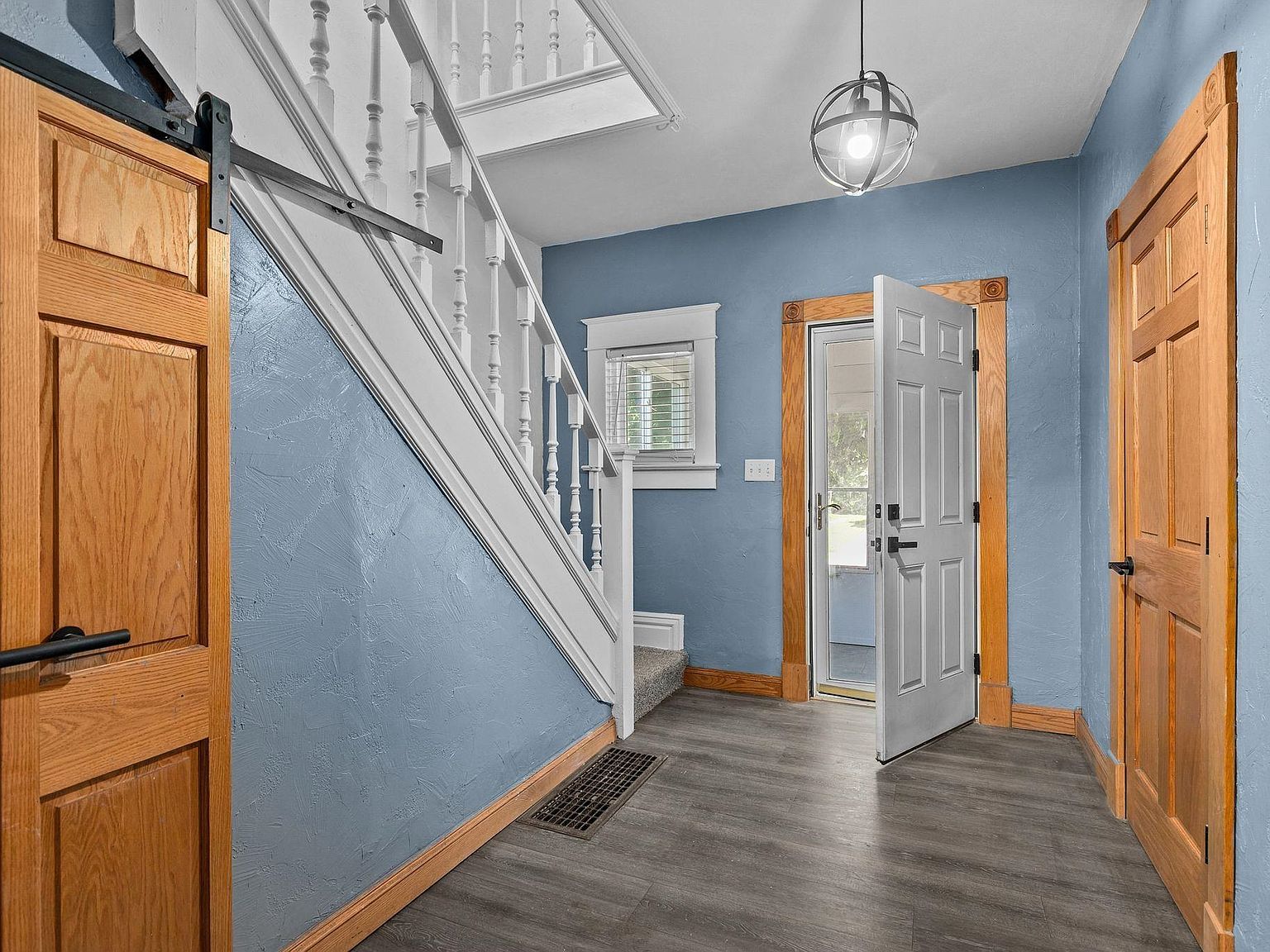 219 W 16th Ave Oshkosh, WI 54902  | Single Family