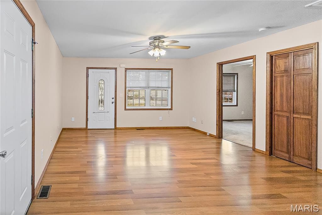 103 Deye St Jerseyville, IL 62052 | Single Family