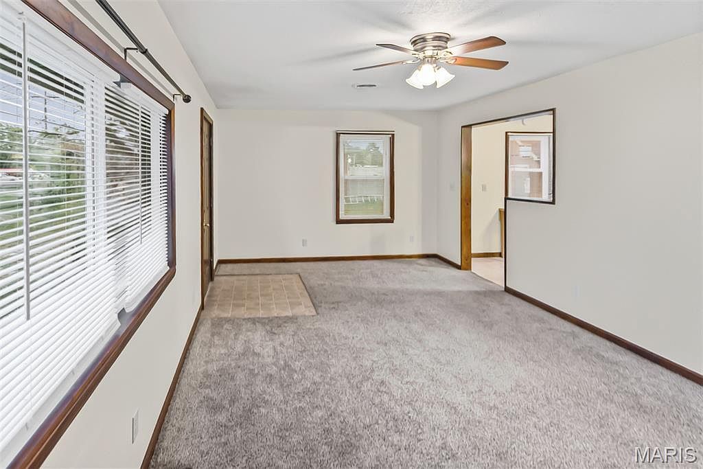 418 Short St Jerseyville, IL 62052  | Single Family