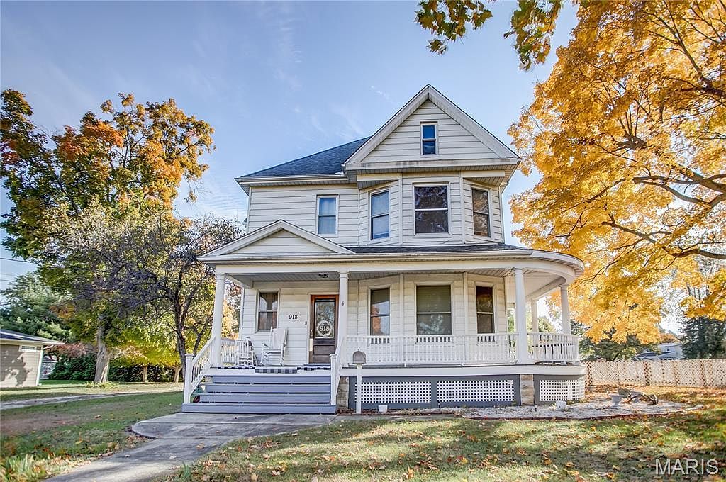 918 5th St Carrollton, IL 62016 | Single Family