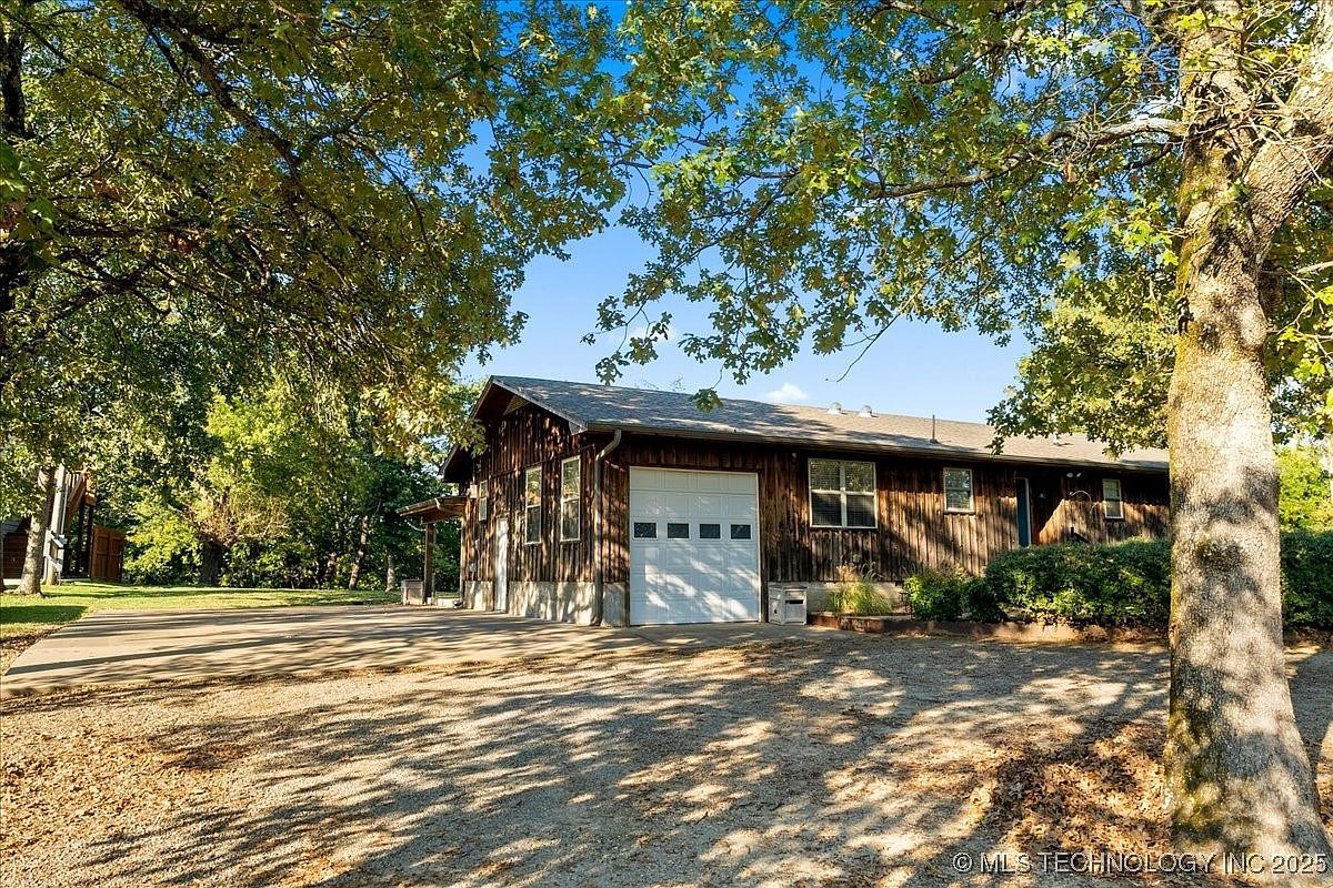 1614 Sherwood Rd Eufaula, OK 74432 | Single Family