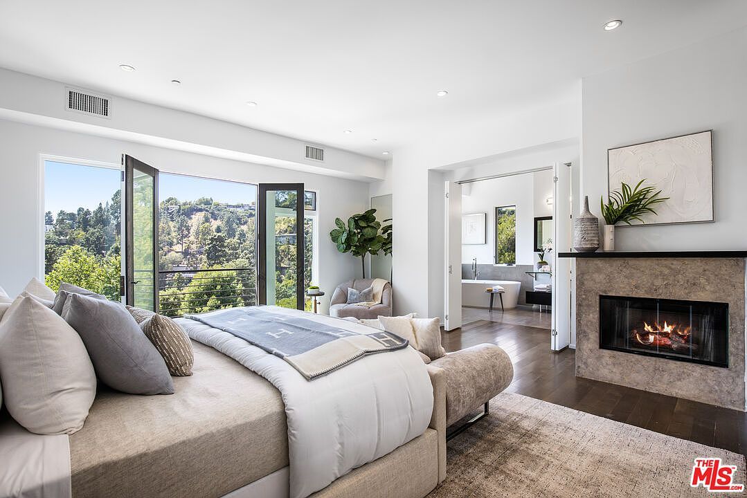 1642 Lindacrest Dr Beverly Hills, CA 90210 | Single Family