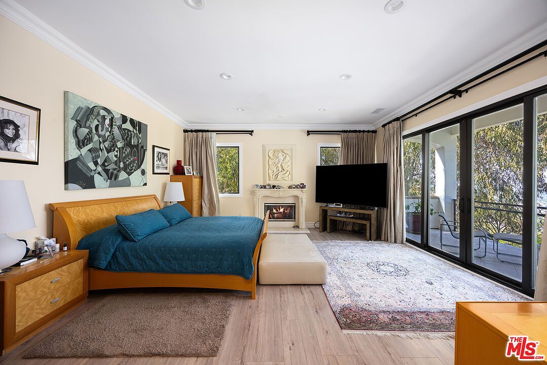 13355 Mulholland Dr Beverly Hills, CA 90210  | Single Family