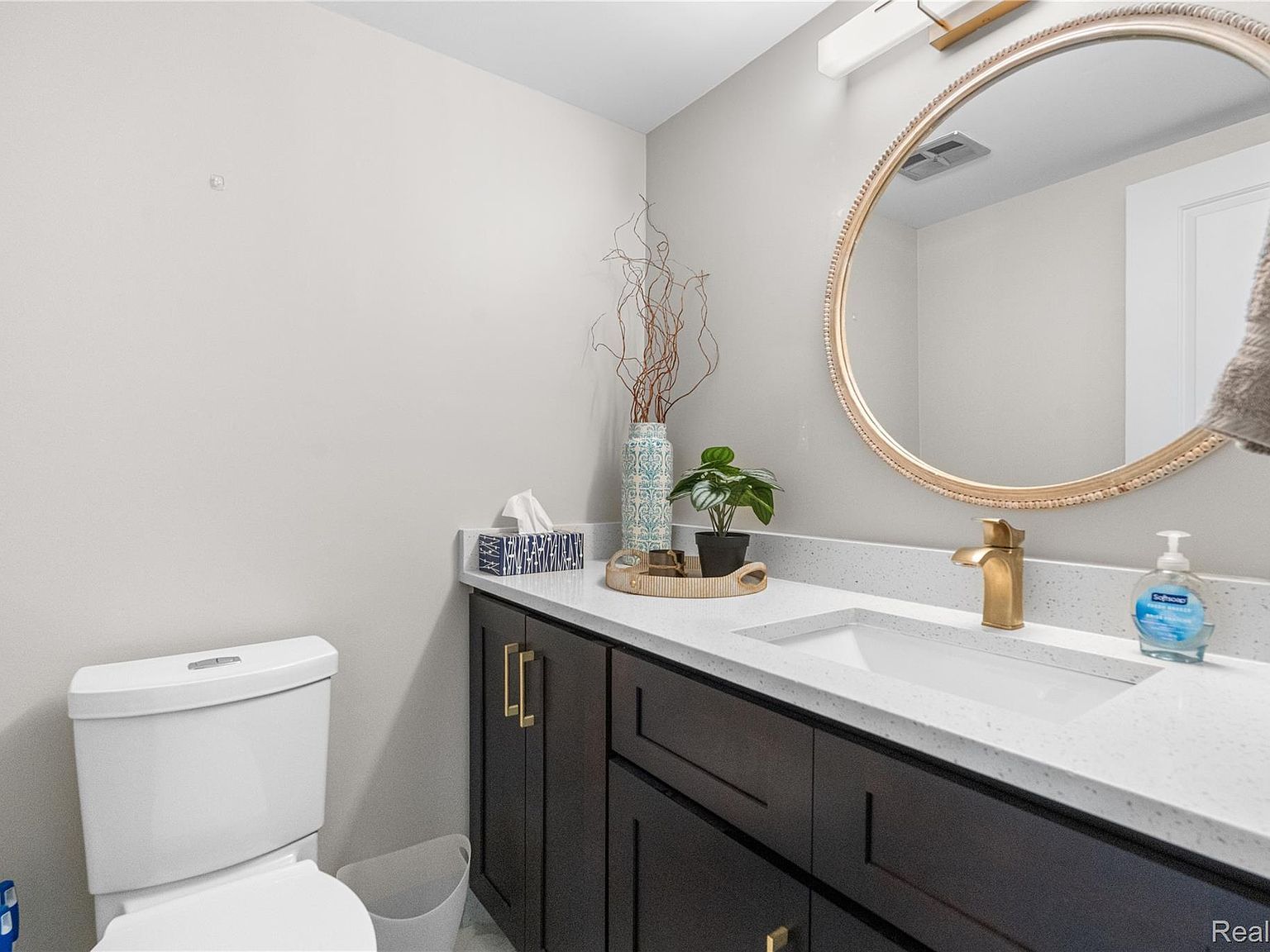 1476 Oakbrook E Rochester, MI 48307  | Condominium