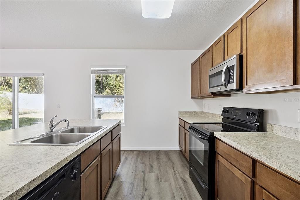 103 Cinnamon Oak Dr Deland, FL 32724  | Single Family