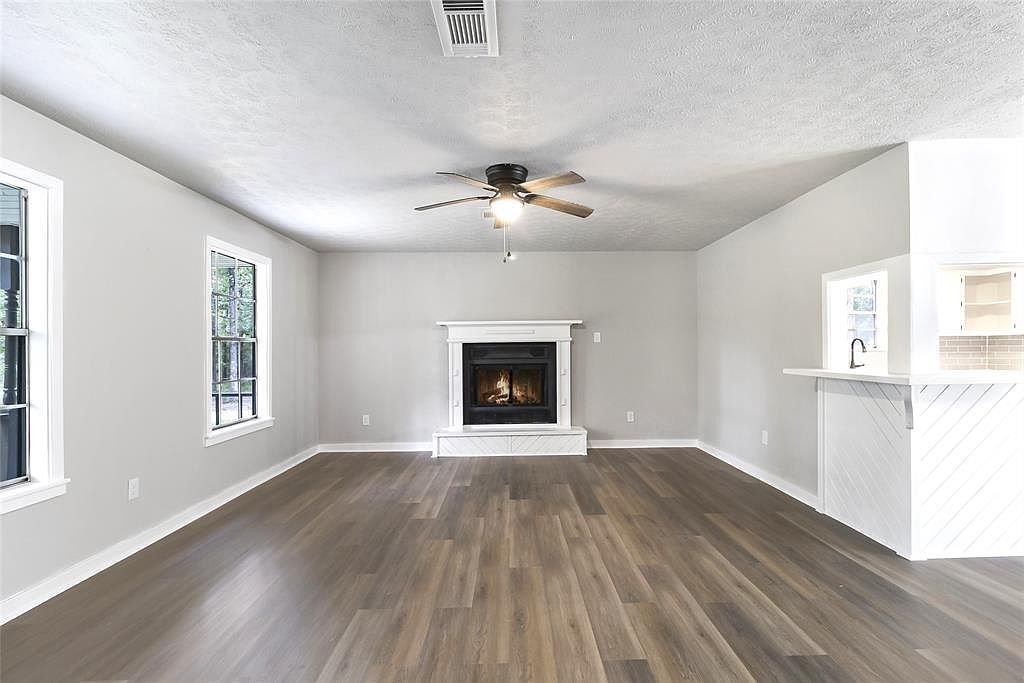 387 Hackberry Dr Onalaska, TX 77360  | Single Family