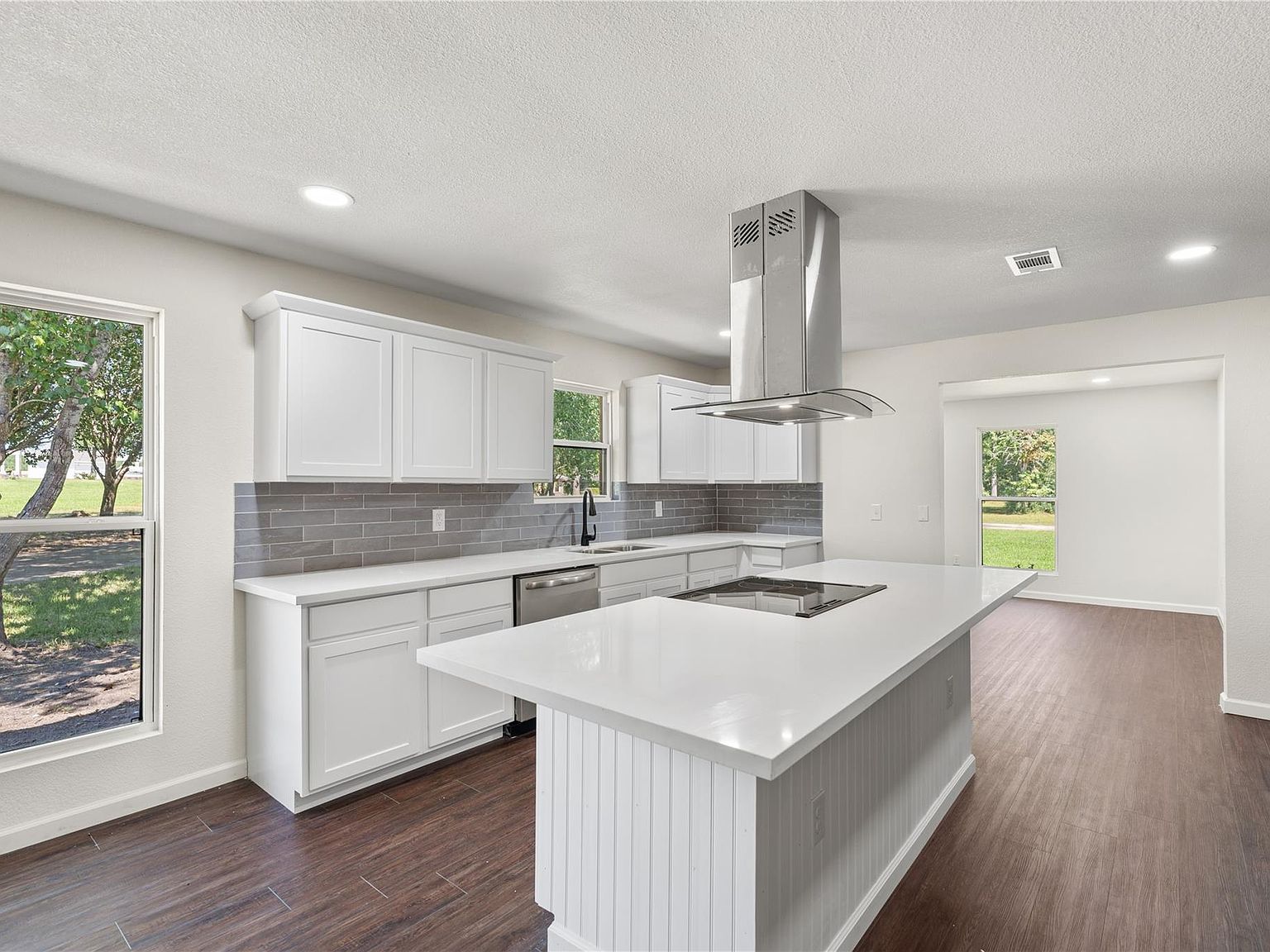 735 Laurelia Loop Corrigan, TX 75939 | Single Family