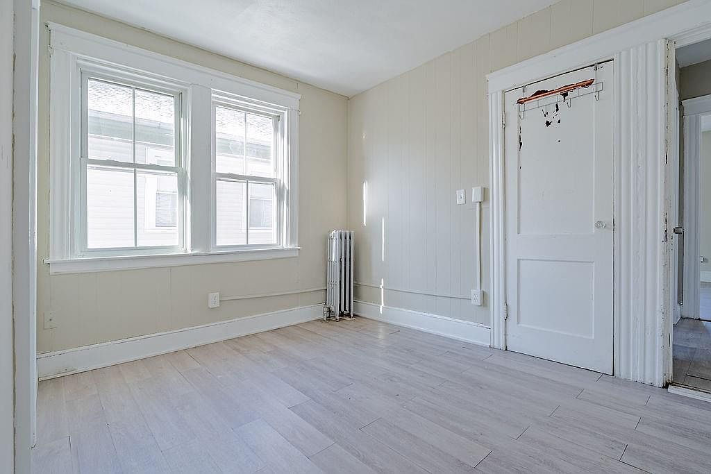 28 Pumgansett St Providence, RI 02908 | Multi Family