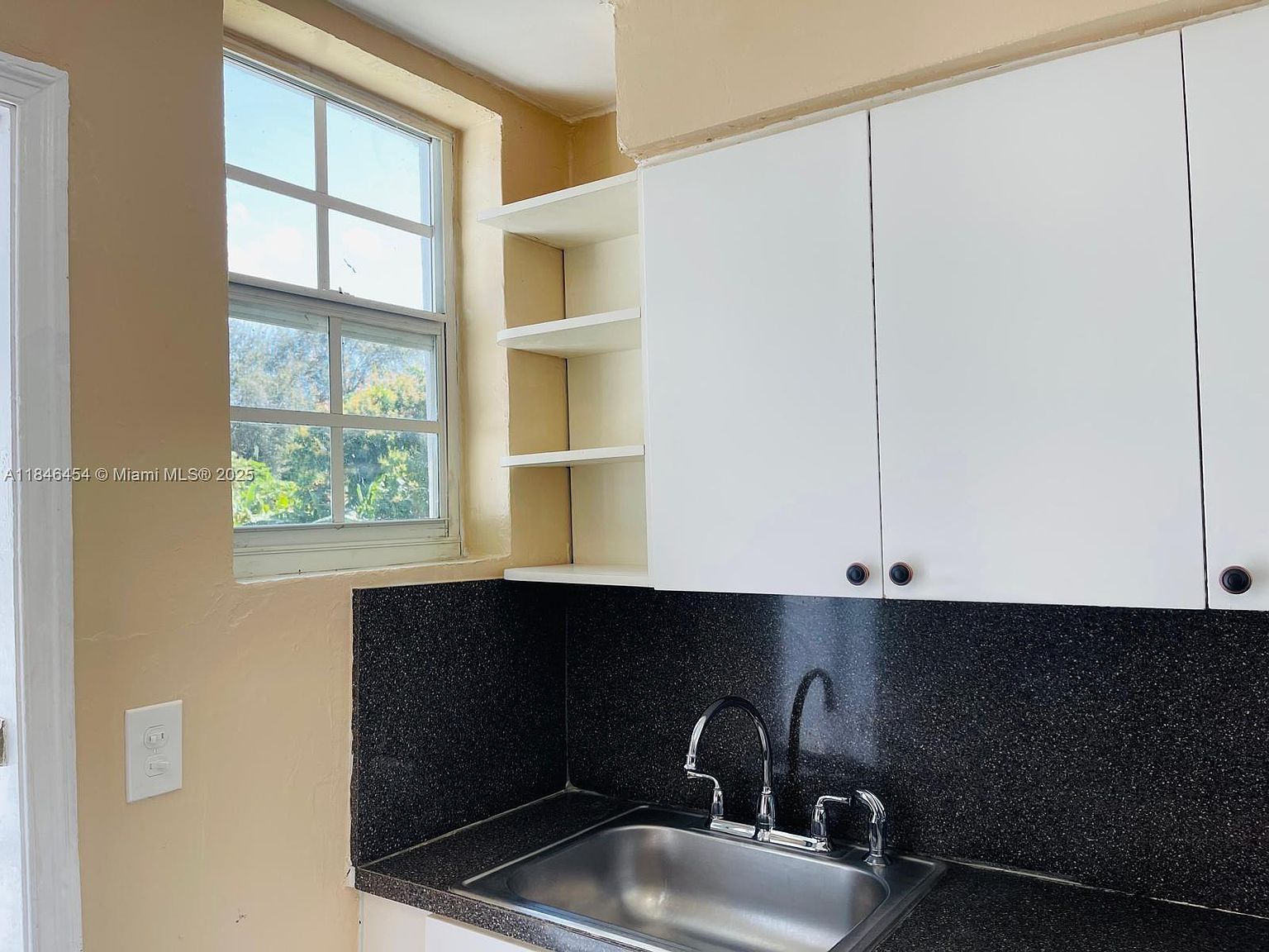 1400 NE 148th St Miami, FL 33161  | Multi Family