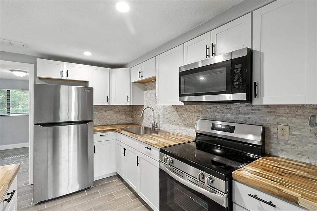 8035 Gulf Way Hudson, FL 34667  | Single Family