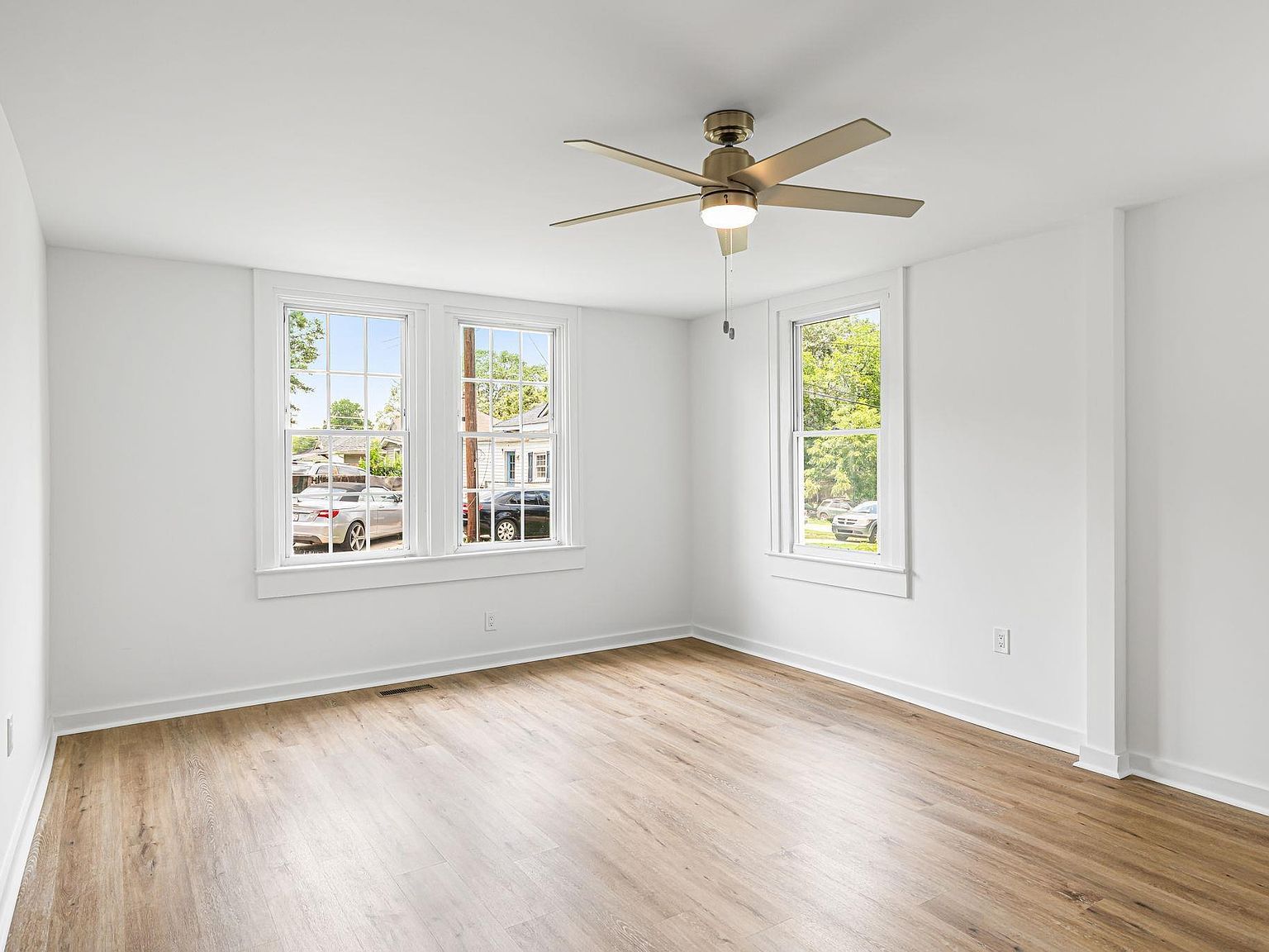 20 Lyncrest St Greenville, SC 29611  | Single Family