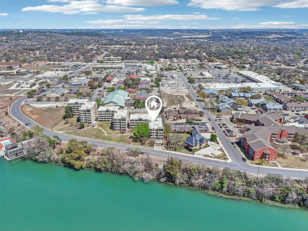 1000 Guadalupe St Kerrville, TX 78028  | Condominium