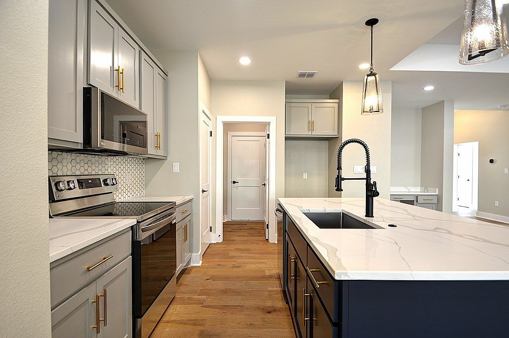 1806 Chateau Ln Kerrville, TX 78028  | Single Family