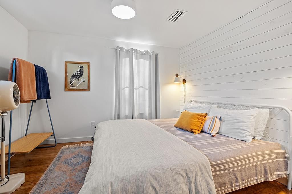 109 E Centre St Fredericksburg, TX 78624  | Single Family