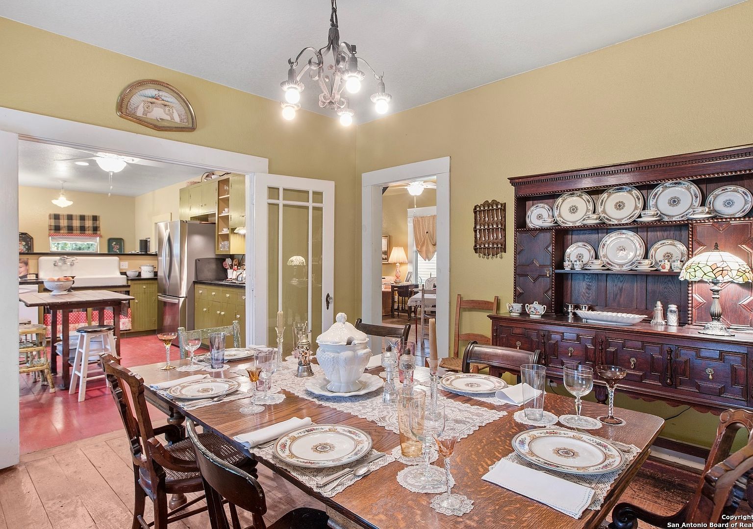 211 Riverside Dr W Kingsland, TX 78643  | Single Family