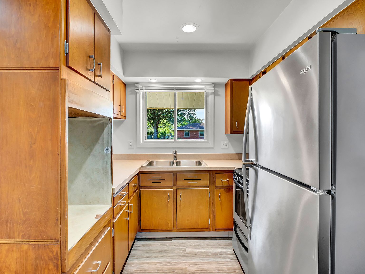 2811 Poplar Dr Columbus, IN 47203  | Single Family