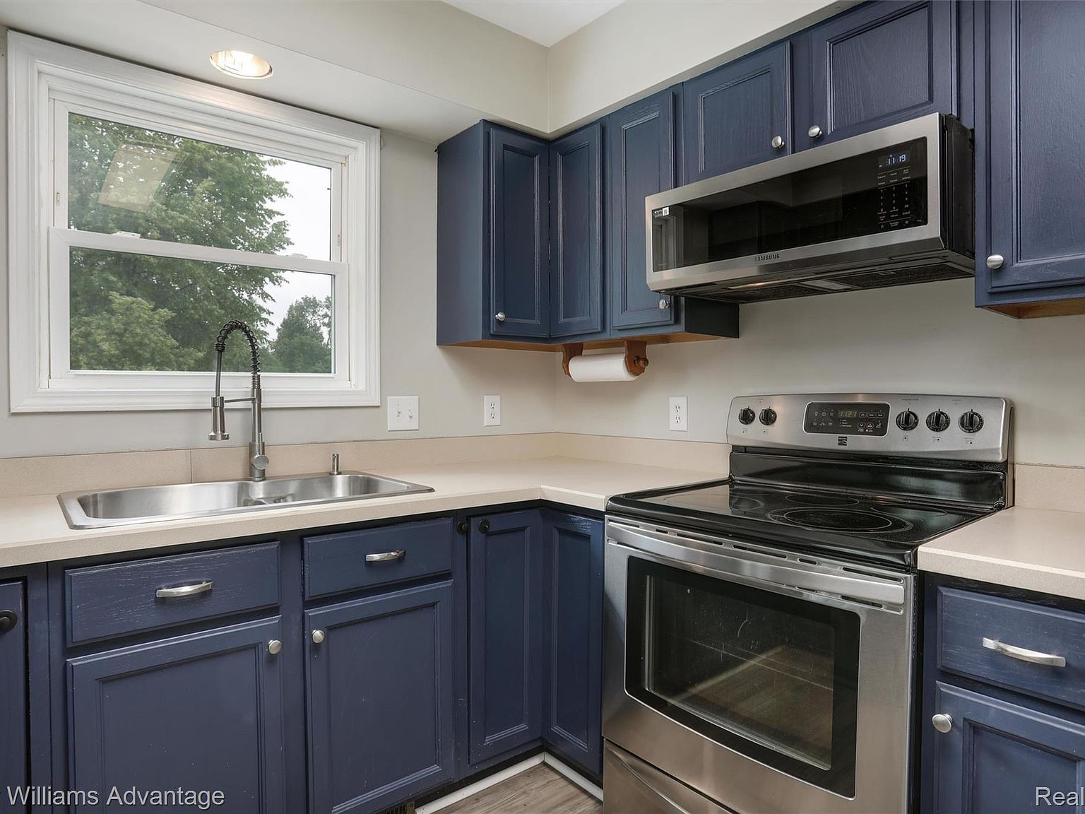 26855 King Rd Brownstown, MI 48174  | Single Family