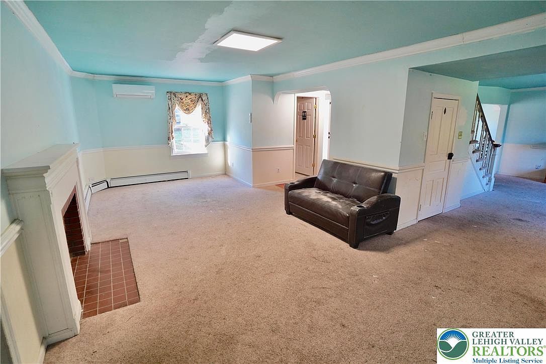 2552 Spring St Coplay, PA 18037 | Single Family